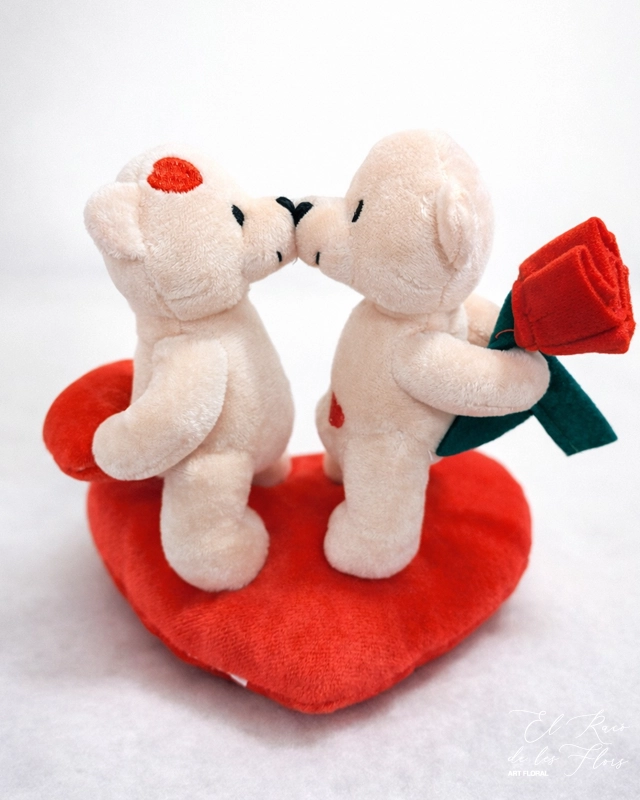Osito doble corazón 16,90€ Disponible osos en crema y blanco. 19cm altura x 17cm ancho aprox