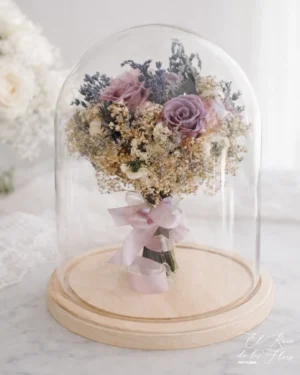 Cúpula para ramo de novia preservado. Precio de la cúpula 35€ (ramo no incluido) medidas de la cúpula 25cm diámetro base madera x 31cm altura