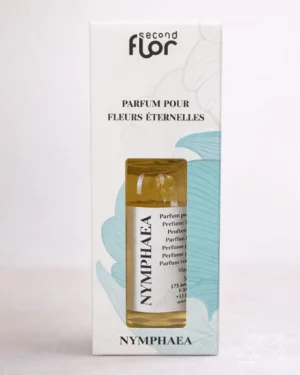 La flor seca y preservada tiene un olor un poco particular, si quieres darle un aroma floral y un poco cítrico con 3 o 5 gotas será suficiente. Así que te durará muchísimo! 15ml