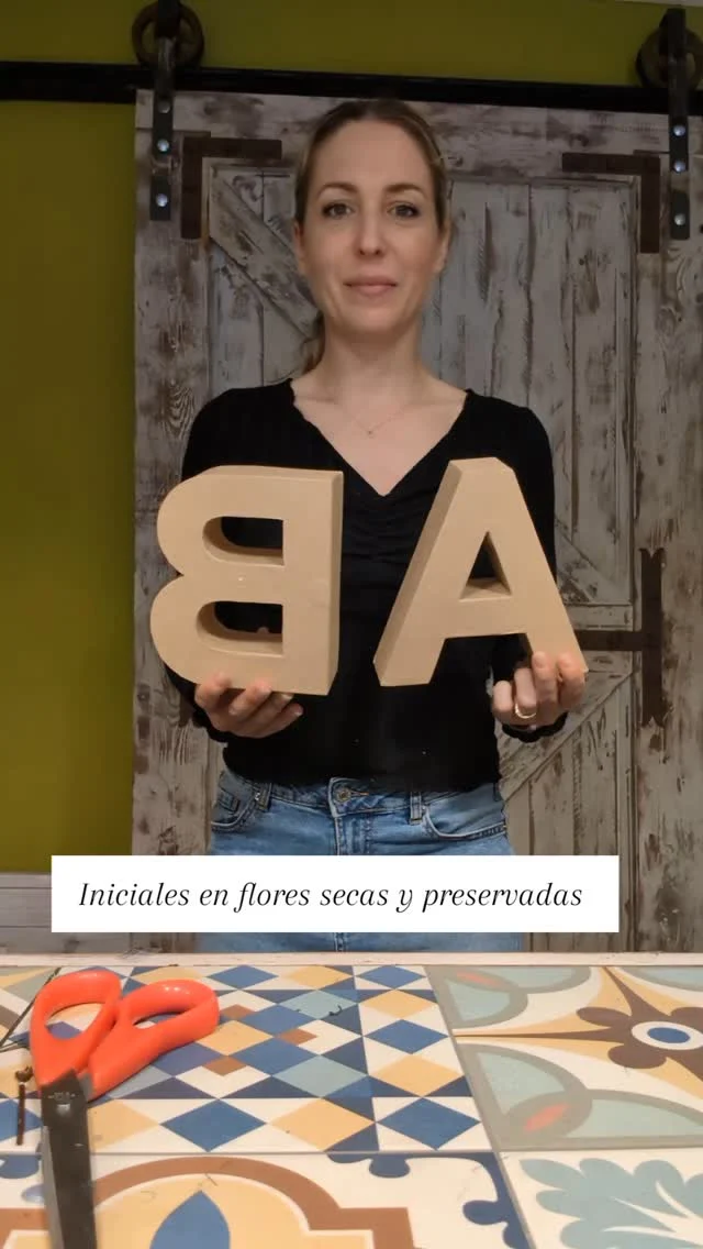 Iniciales 🌸💚

Duración: hasta 5 años 
Precio: 42€ 
La inicial que quieras y la combinación de colores.
Más modelos en la web

#inicial #letra #flowers #florist #floristeria #love #flores